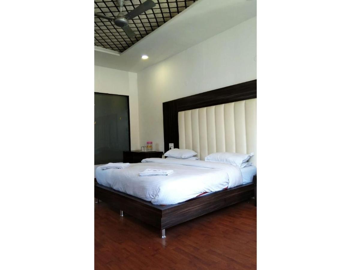 Hotel Dalhousie Grand Banikhet Εξωτερικό φωτογραφία